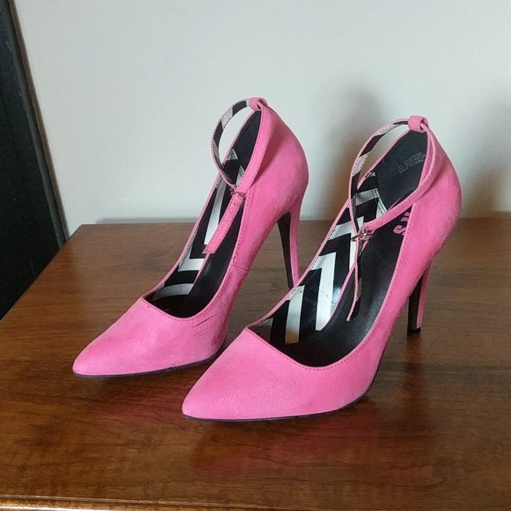 IT'S hot pink ankle strap pumps- size 9.5